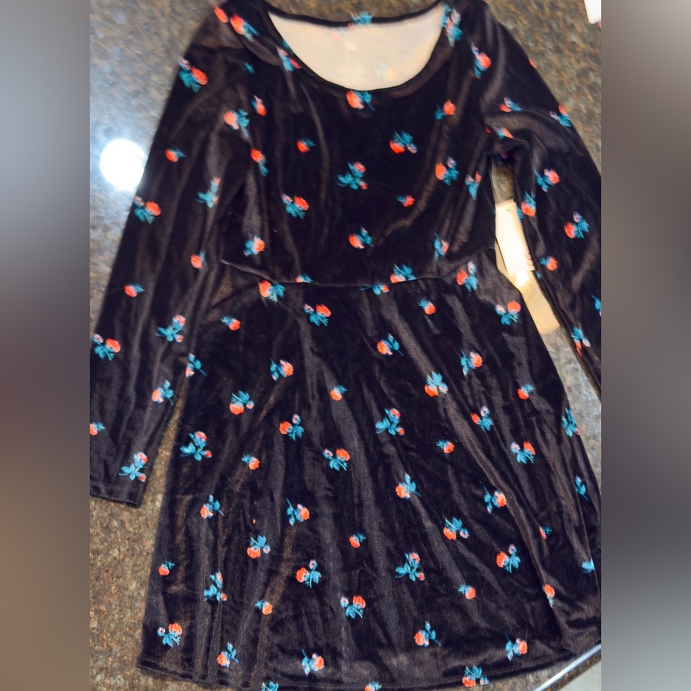 NWT Girls 10/12 black velvet skater dress  Floral Long Sleeve